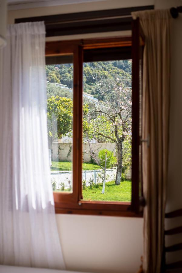 To Ktimataki Villa Agios Gordios  Eksteriør billede