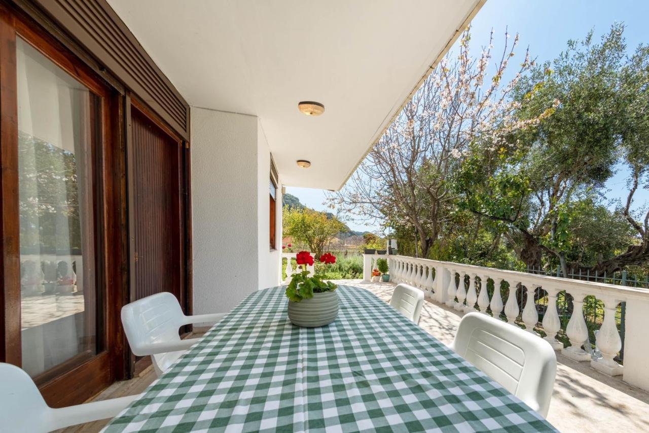 To Ktimataki Villa Agios Gordios  Eksteriør billede