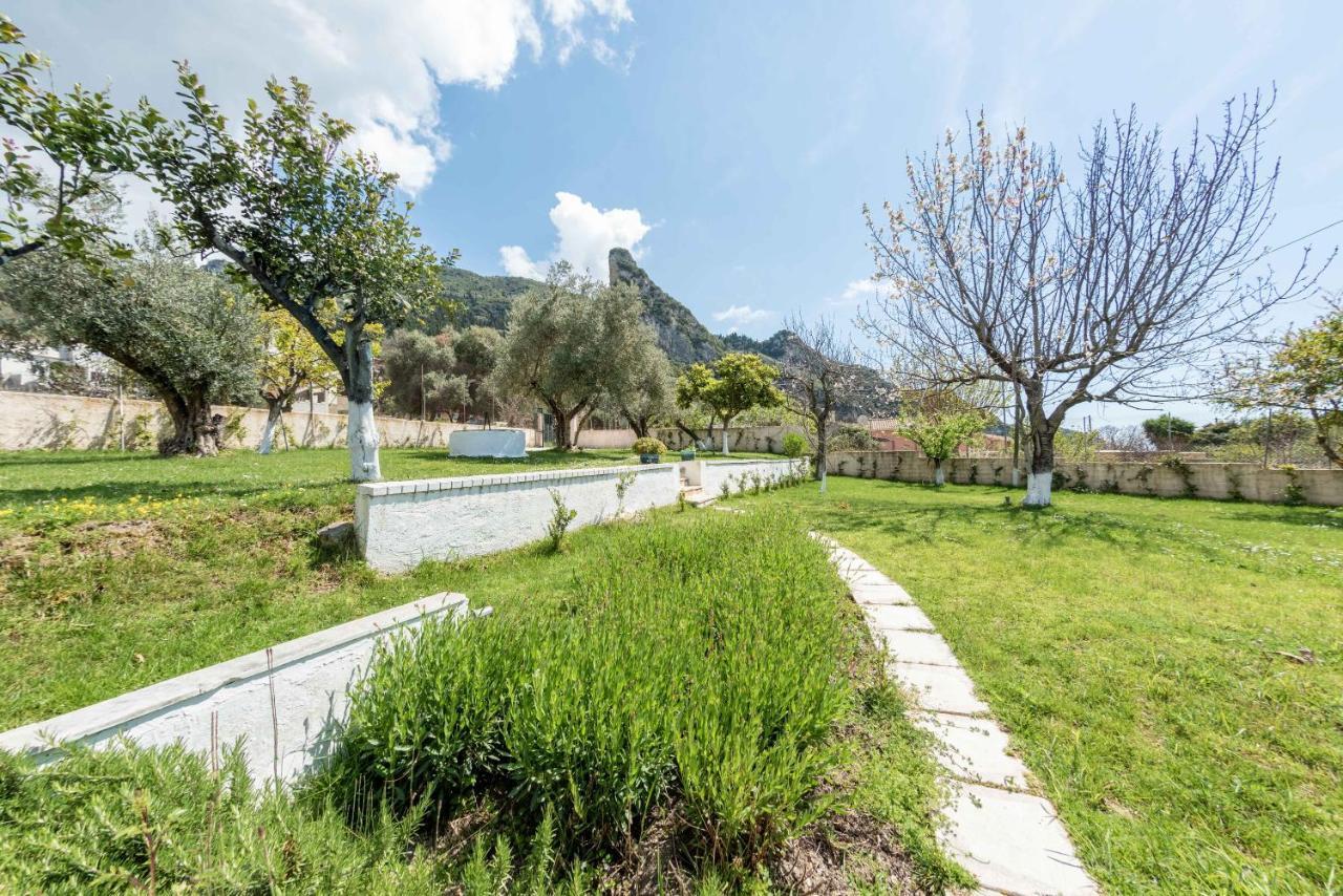 To Ktimataki Villa Agios Gordios  Eksteriør billede