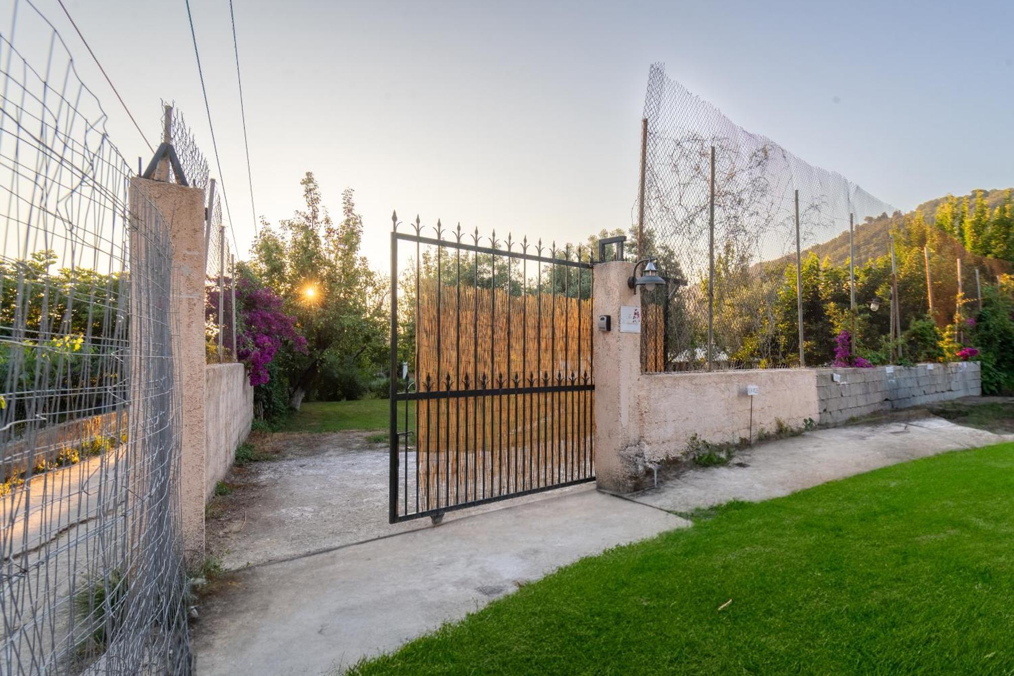 To Ktimataki Villa Agios Gordios  Eksteriør billede