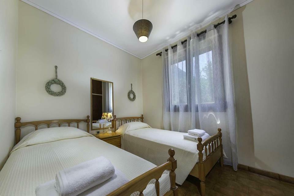 To Ktimataki Villa Agios Gordios  Eksteriør billede