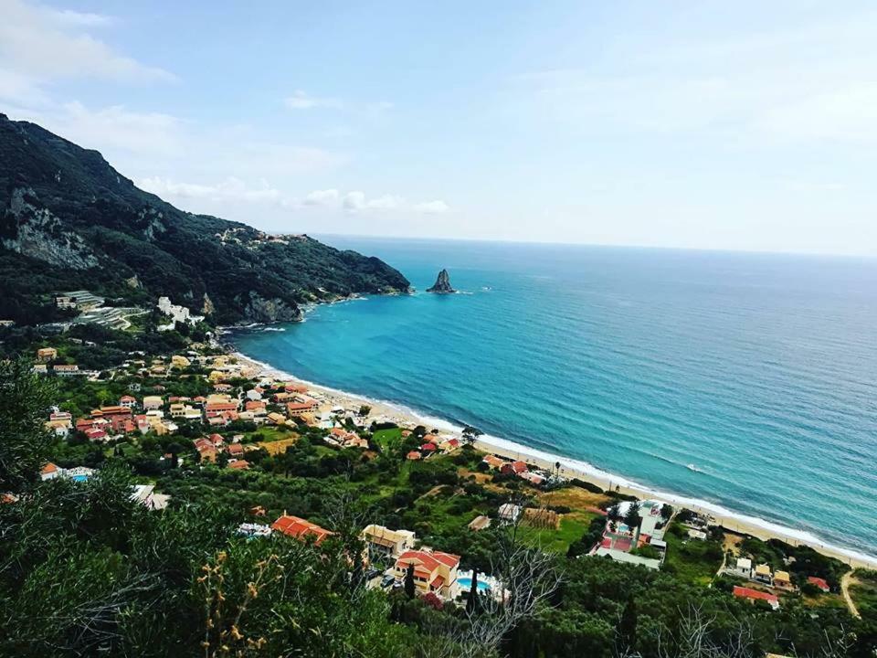 To Ktimataki Villa Agios Gordios  Eksteriør billede